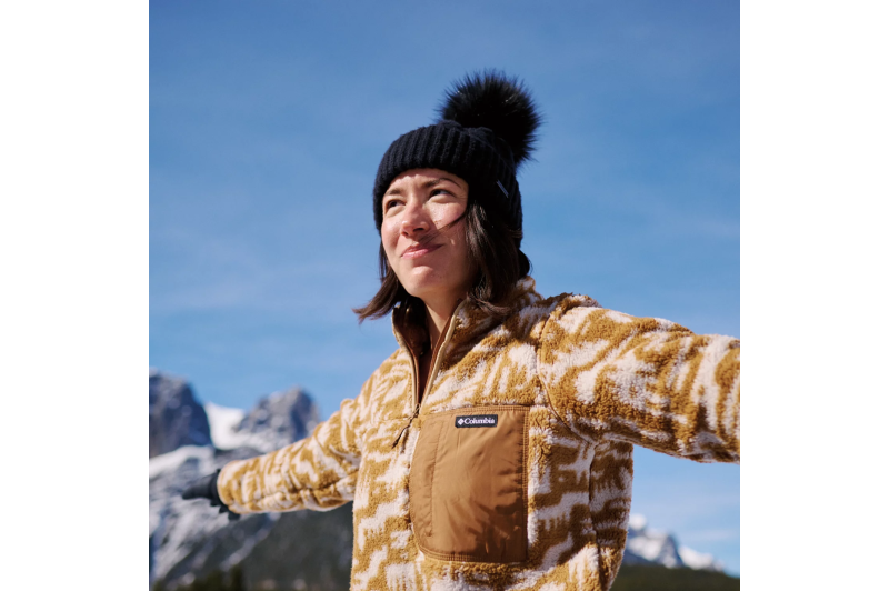 Columbia Boundless Days Cable Knit Pom Beanie 2092641010 Columbia Boundless Days Cable Knit Pom Beanie 2092641010