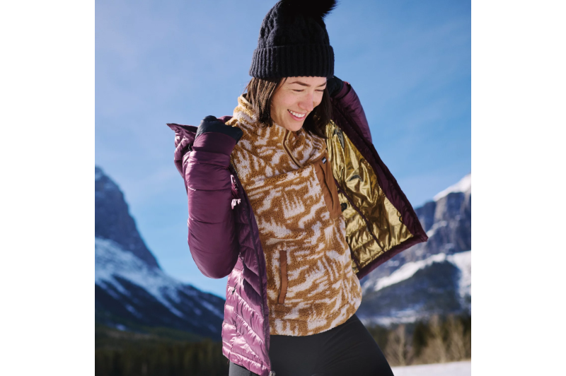 Columbia Boundless Days Cable Knit Pom Beanie 2092641010 Columbia Boundless Days Cable Knit Pom Beanie 2092641010