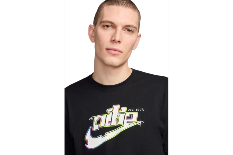Nike Sportswear Tee FV3745-010 Nike Sportswear Tee FV3745-010