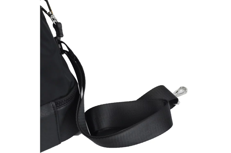 Kendall + Kylie Weekender Bag HBKK-321-0008-26 Kendall + Kylie Weekender Bag HBKK-321-0008-26
